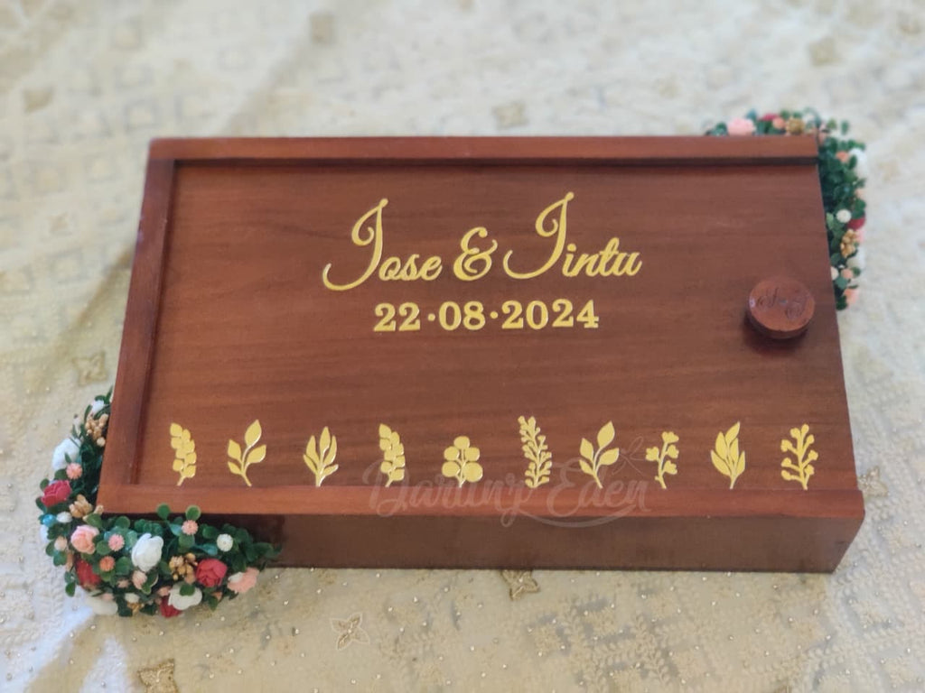 SLIDING SAREE BOX