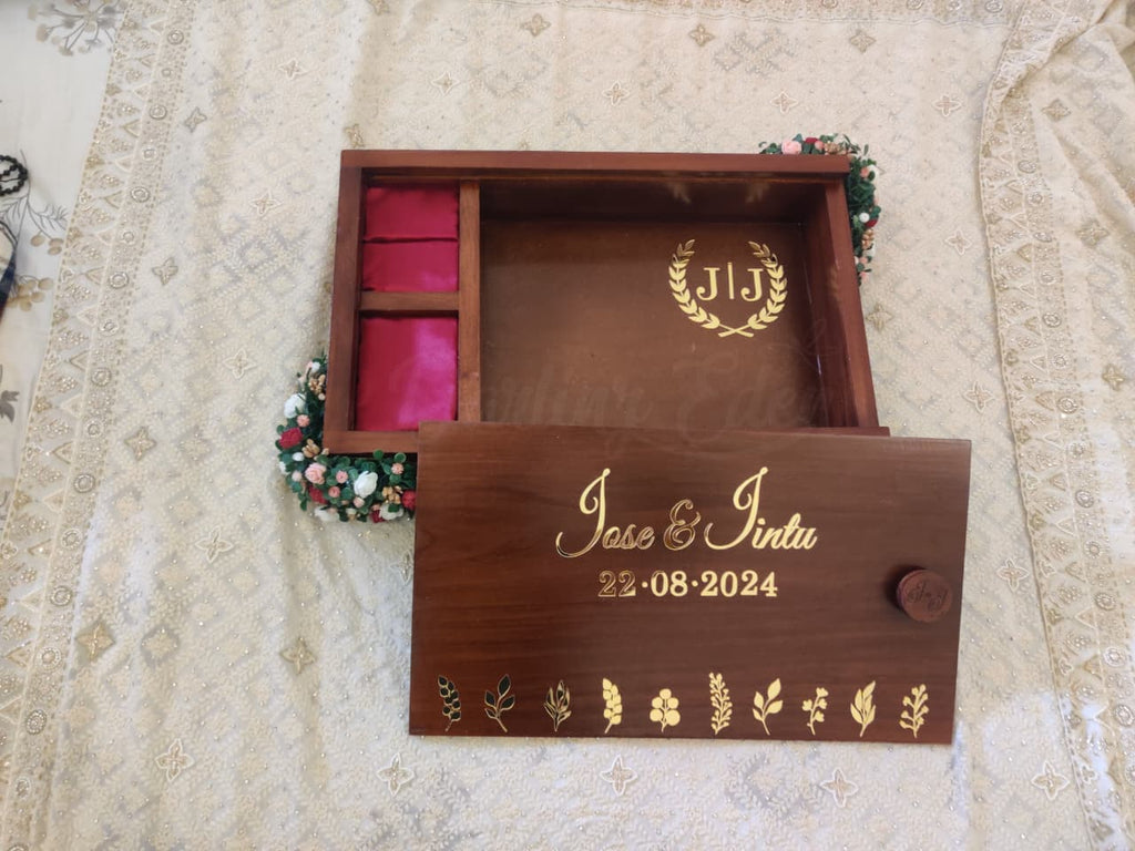 SLIDING SAREE BOX
