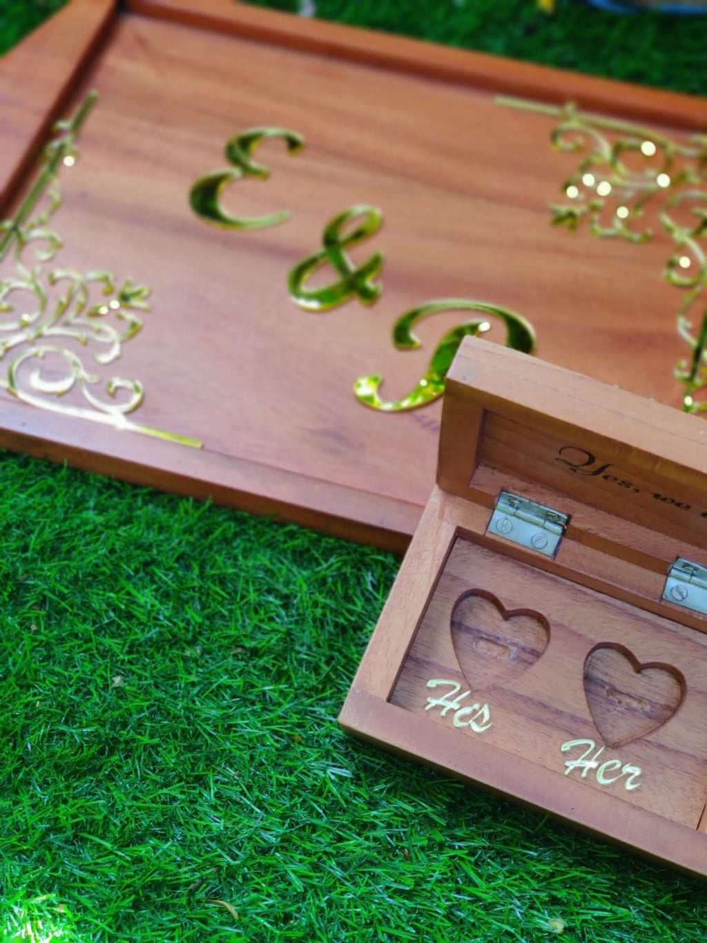 Ring box and tray